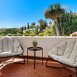 Byron, Private Pool, Walking Distance To Puerto Banus بيت للعطل