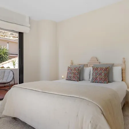 Byron, Private Pool, Walking Distance To Puerto Banus Holiday home Marbella