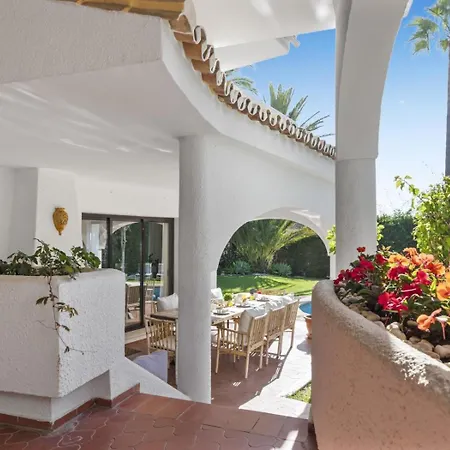 Byron, Private Pool, Walking Distance To Puerto Banus