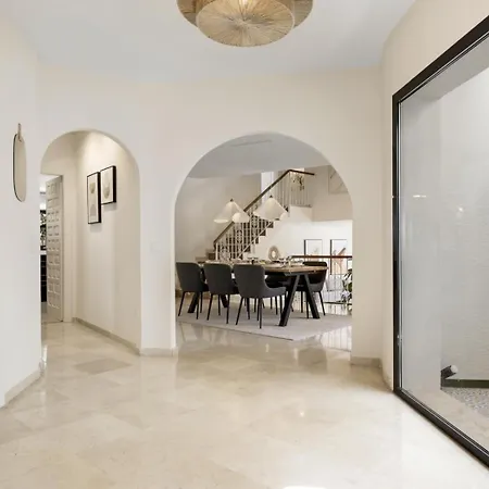 Byron, Private Pool, Walking Distance To Puerto Banus Ferienhaus *