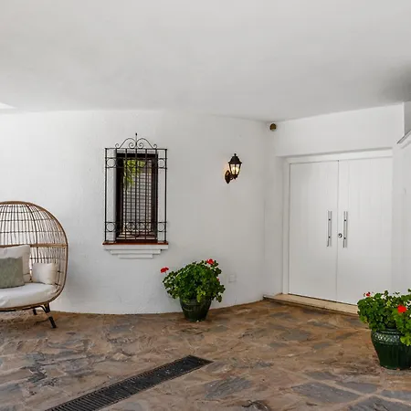 Byron, Private Pool, Walking Distance To Puerto Banus Marbella