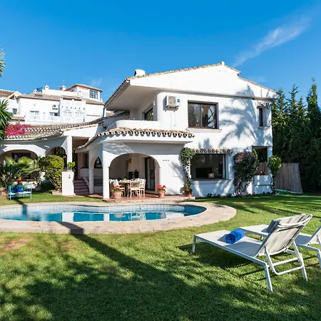 Byron, Private Pool, Walking Distance To Puerto Banus Ferienhaus