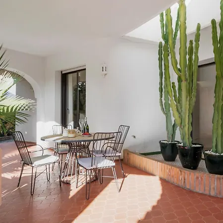 Byron, Private Pool, Walking Distance To Puerto Banus بيت للعطل ماربيا