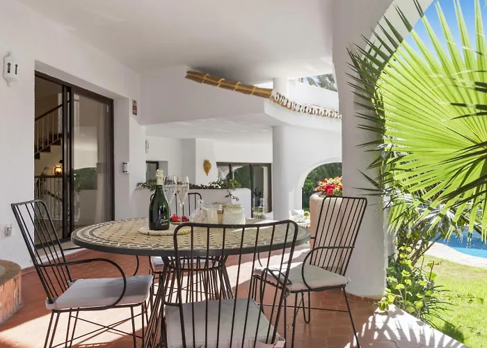 Byron, Private Pool, Walking Distance To Puerto Banus Дом отдыха Марбелья