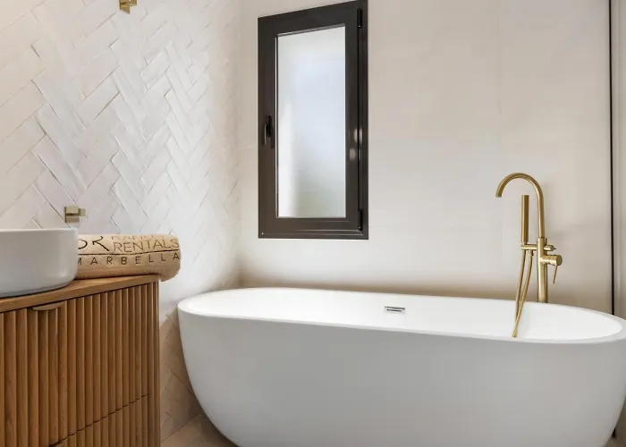 Byron, Private Pool, Walking Distance To Puerto Banus Holiday home *