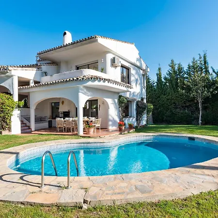 Byron, Private Pool, Walking Distance To Puerto Banus Hébergement de vacances *