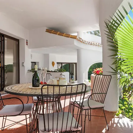 Byron, Private Pool, Walking Distance To Puerto Banus بيت للعطل ماربيا