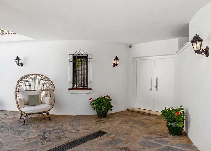 Byron, Private Pool, Walking Distance To Puerto Banus Marbella