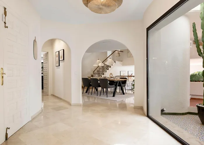 Byron, Private Pool, Walking Distance To Puerto Banus 度假居 *